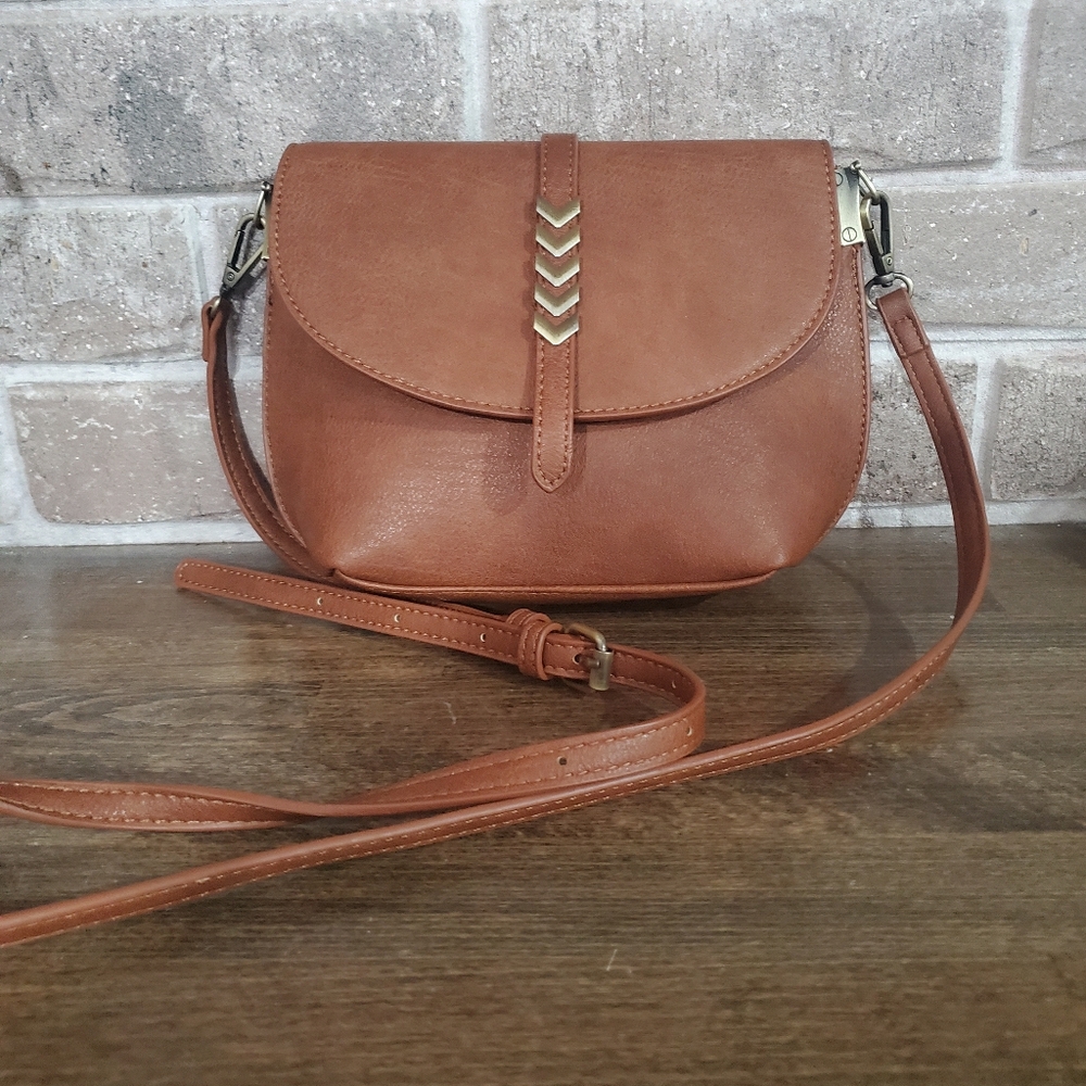 Antik Kraft Arrow Crossbody Purse